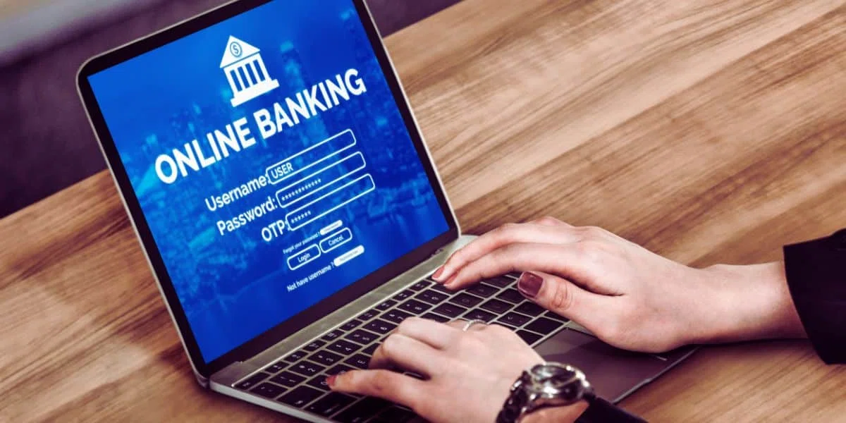 Les avantages de la banque en ligne par rapport à la banque traditionnelle