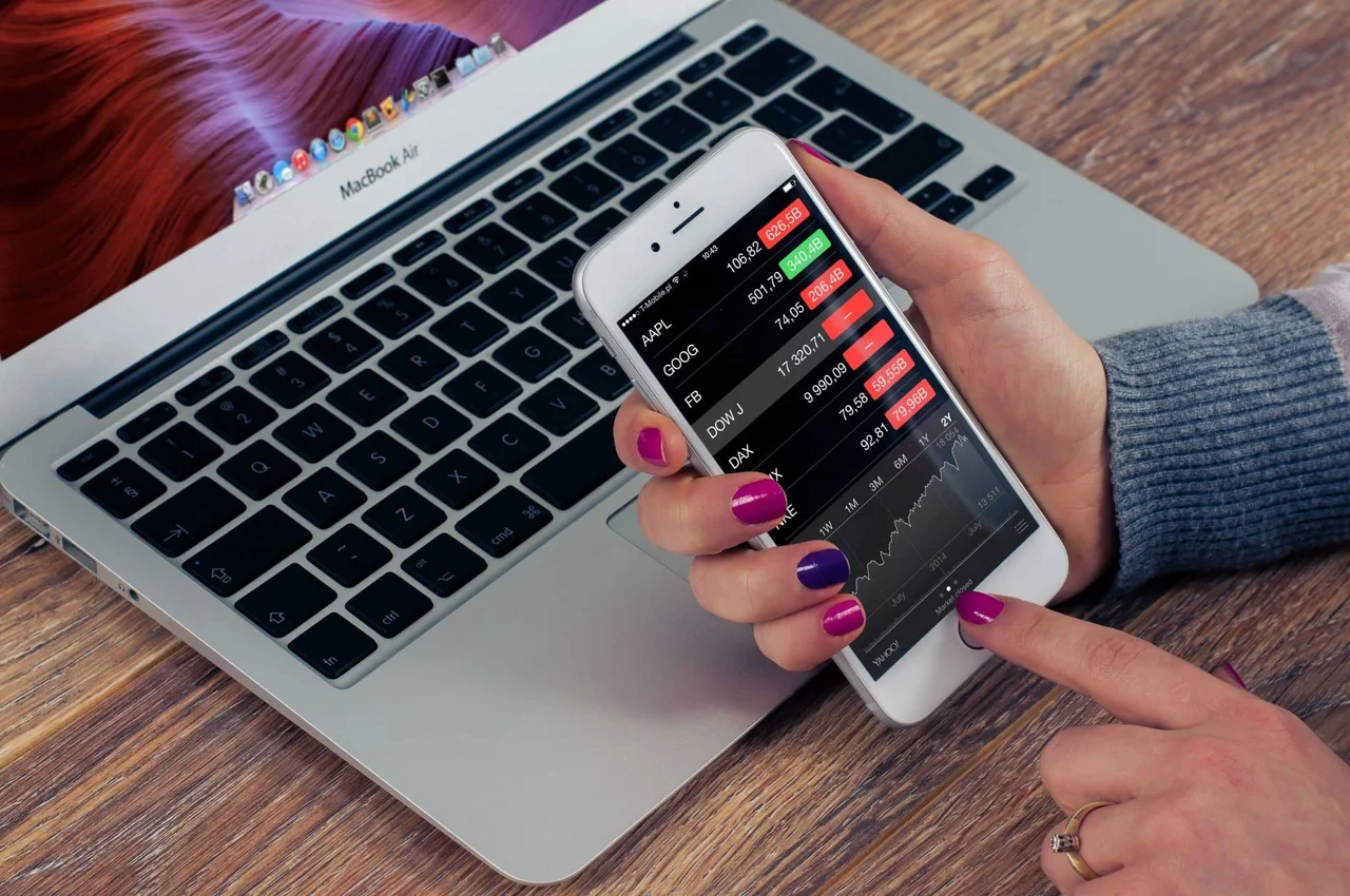 L’auto-entrepreneur et Hello Bank : la banque en ligne des freelances ?
