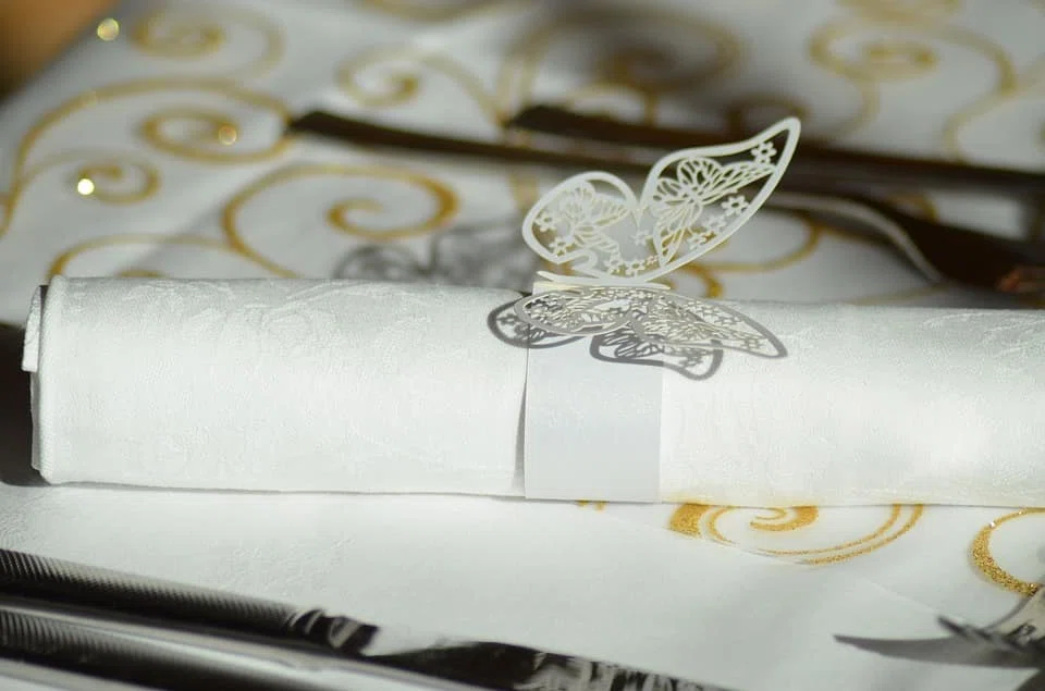 Pourquoi opter pour une personnalisation des serviettes en papier ?