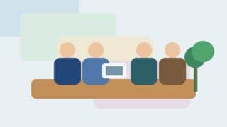 Équipe RH dans un bureau moderne autour du bien-être au travail