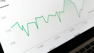 Investir pendant une baisse : les plafonds du PEA